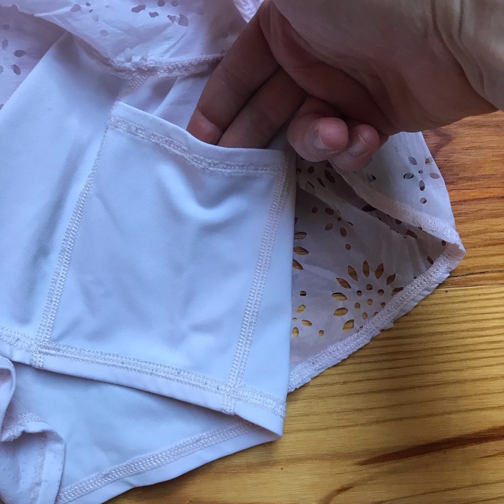Aerie Pale Pink Cut Out Exercise Shorts, EUC, M - Picture 6 of 13